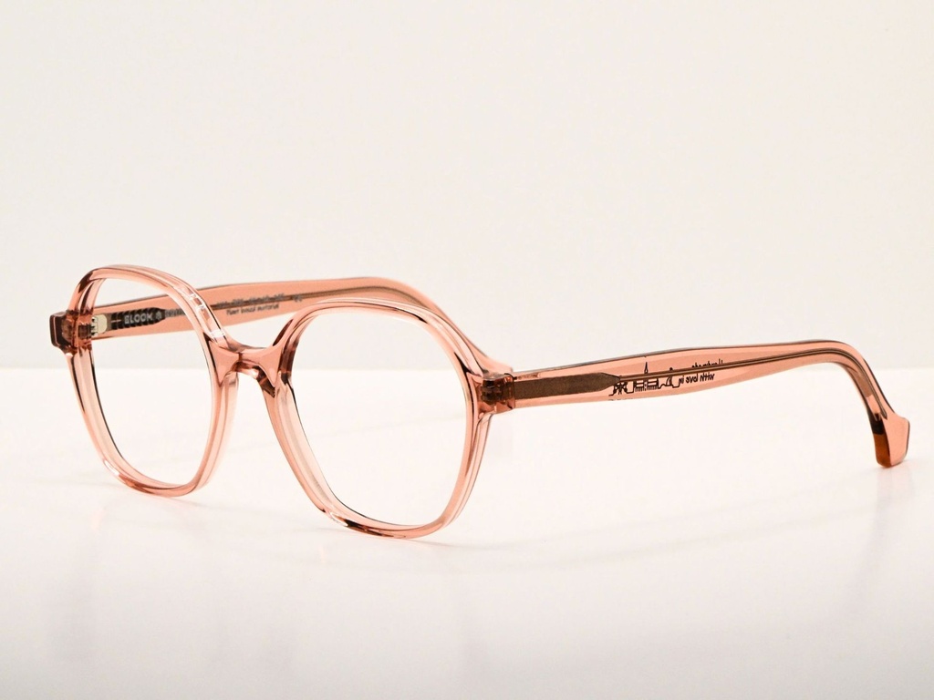 uccle-roze-angle.jpg